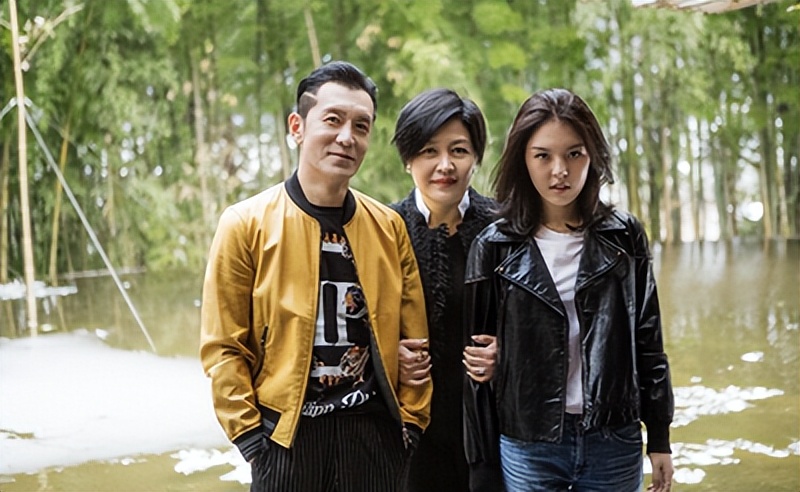 李咏最正确的选择,离世4年后,妻子哈文不改嫁还孝敬公婆休闲区蓝鸢梦想 - Www.slyday.coM 李咏最正确的选择,离世4年后,妻子哈文不改嫁还孝敬公婆休闲区蓝鸢梦想 - Www.slyday.coM