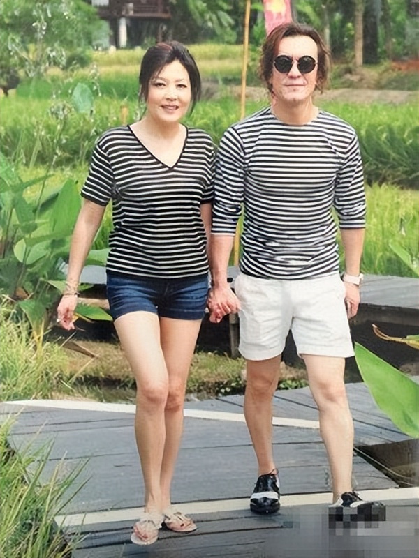 李咏最正确的选择,离世4年后,妻子哈文不改嫁还孝敬公婆休闲区蓝鸢梦想 - Www.slyday.coM 李咏最正确的选择,离世4年后,妻子哈文不改嫁还孝敬公婆休闲区蓝鸢梦想 - Www.slyday.coM