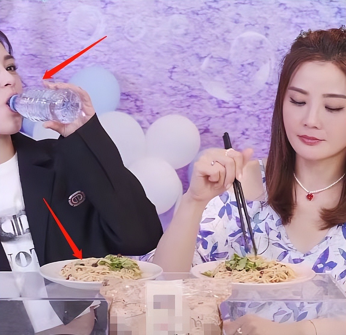 41岁阿娇直播卖面条,辣到眉头紧皱狂喝水,网友:一直在吃老本休闲区蓝鸢梦想 - Www.slyday.coM 41岁阿娇直播卖面条,辣到眉头紧皱狂喝水,网友:一直在吃老本休闲区蓝鸢梦想 - Www.slyday.coM