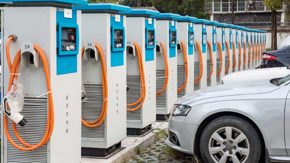 手机边充电边玩游戏