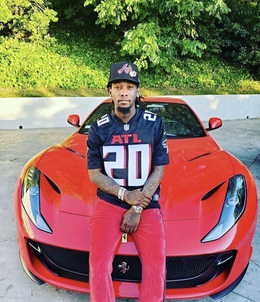 丁日买不了法拉利我也买不了法拉利所以我丁日