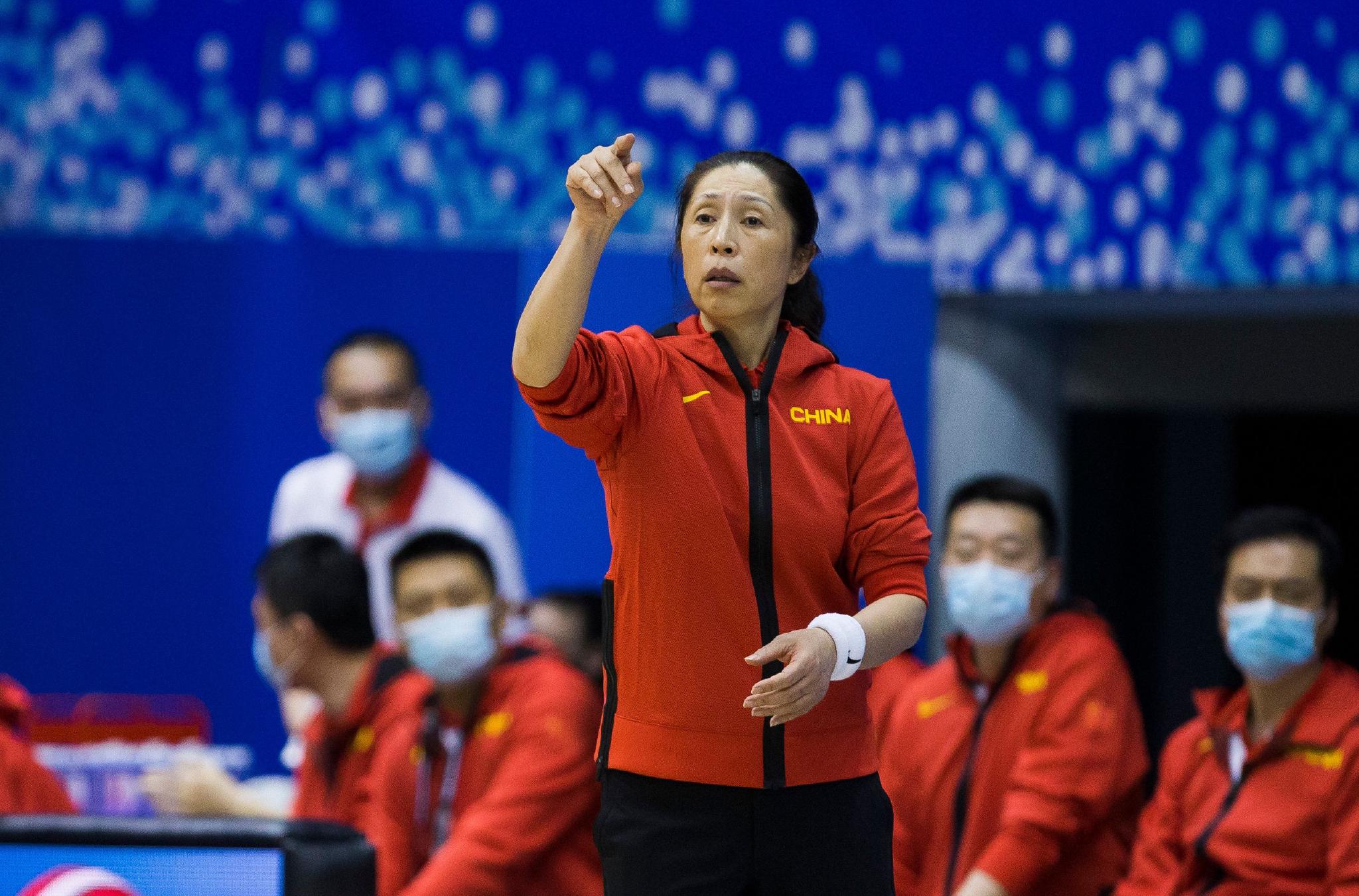 中国女篮新帅郑薇是谁?冠军教练,三朝元老,郑海霞老搭档