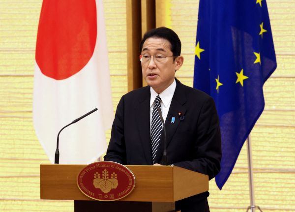 12日，日本首相岸田文雄在东京首相官邸发表讲话。（路透社）