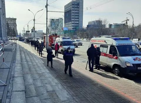 俄罗斯地铁站民众被疏散。图/海外网