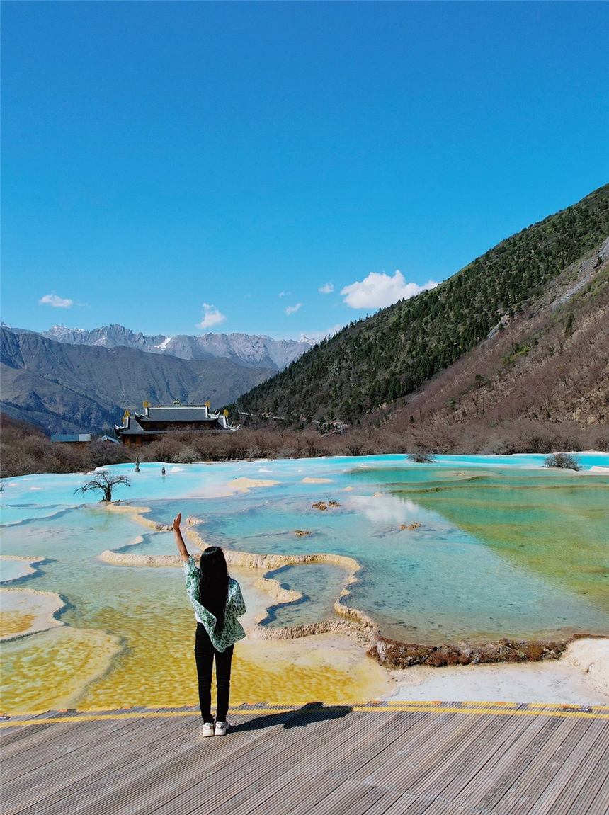 隐藏在四川阿坝的人间仙境，雪山峡谷和五彩池，随手一拍都超级美休闲区蓝鸢梦想 - Www.slyday.coM