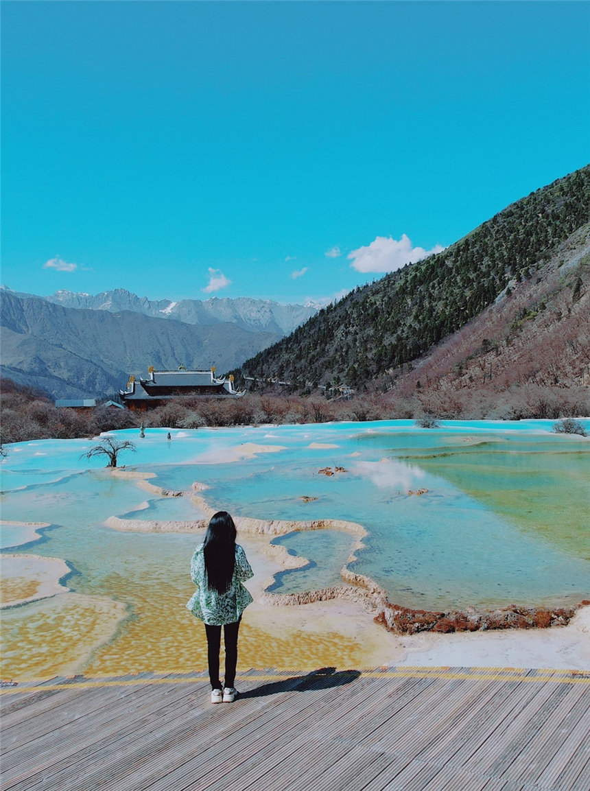 隐藏在四川阿坝的人间仙境，雪山峡谷和五彩池，随手一拍都超级美休闲区蓝鸢梦想 - Www.slyday.coM