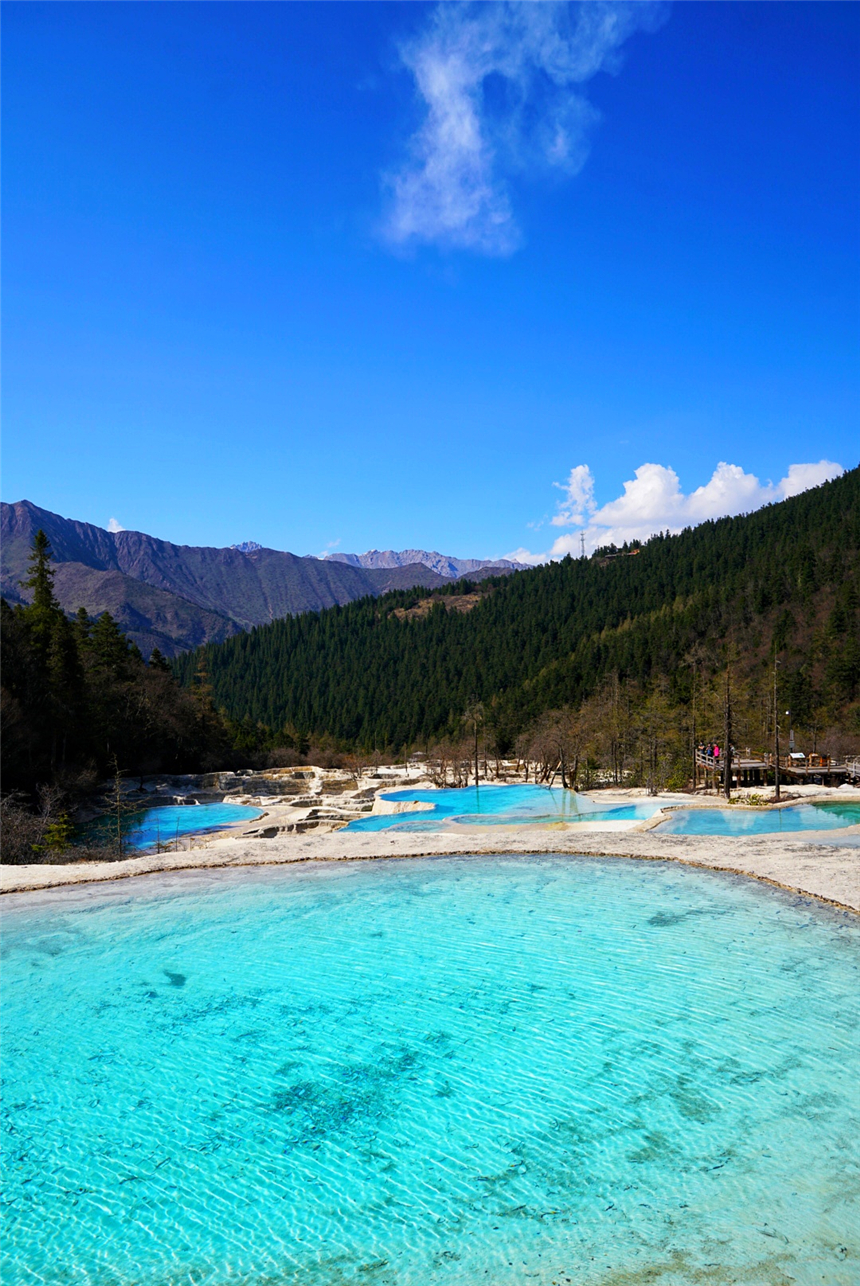 隐藏在四川阿坝的人间仙境，雪山峡谷和五彩池，随手一拍都超级美休闲区蓝鸢梦想 - Www.slyday.coM