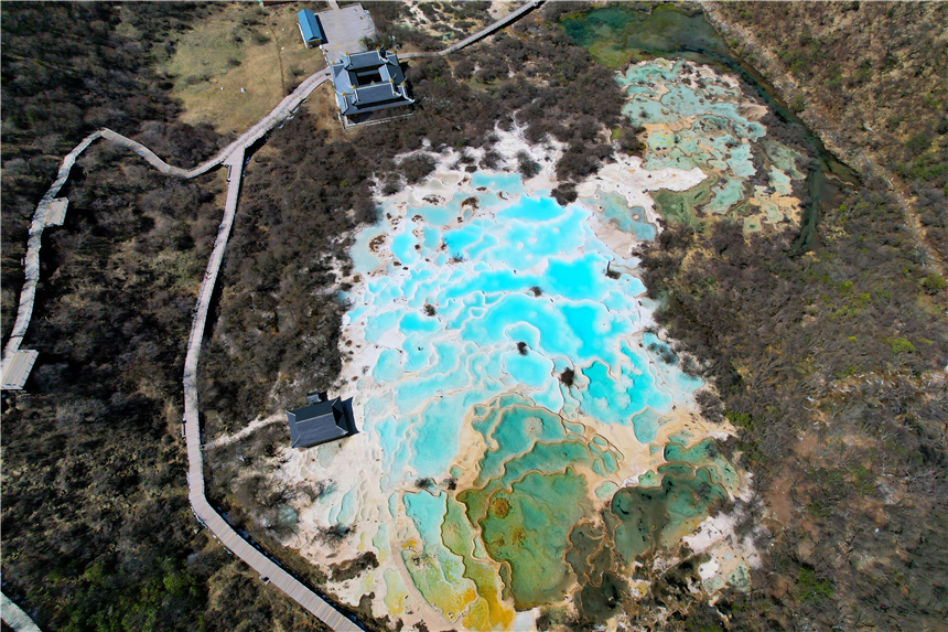 隐藏在四川阿坝的人间仙境，雪山峡谷和五彩池，随手一拍都超级美休闲区蓝鸢梦想 - Www.slyday.coM