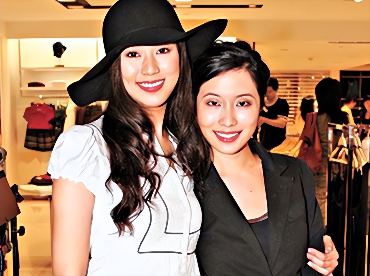 徐子淇妹妹徐子欣罕见露面不如姐姐漂亮但也嫁了富豪