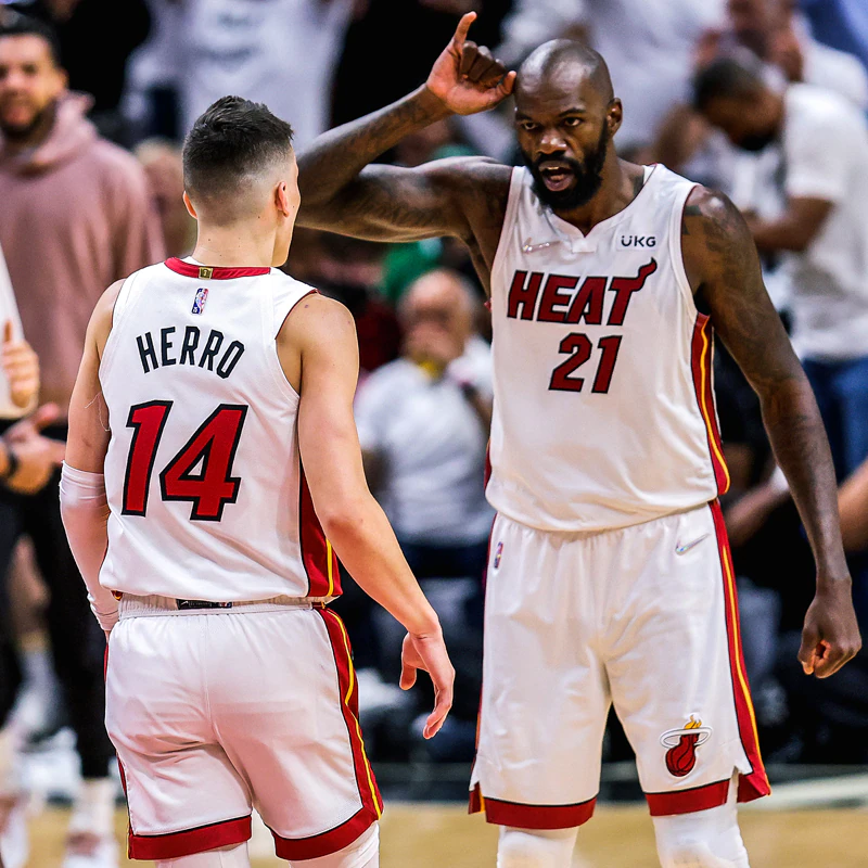 比赛中,热火的替补内线德维恩-戴德蒙(dewayne dedmon)全场出场10分31