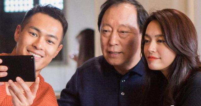 62岁倪大红:一手烂牌打出王炸,他是如何一步步走到今天的?休闲区蓝鸢梦想 - Www.slyday.coM 62岁倪大红:一手烂牌打出王炸,他是如何一步步走到今天的?休闲区蓝鸢梦想 - Www.slyday.coM