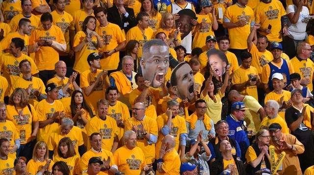 勇士金色海洋回归主场官方晒纯金色视频配文是时候了