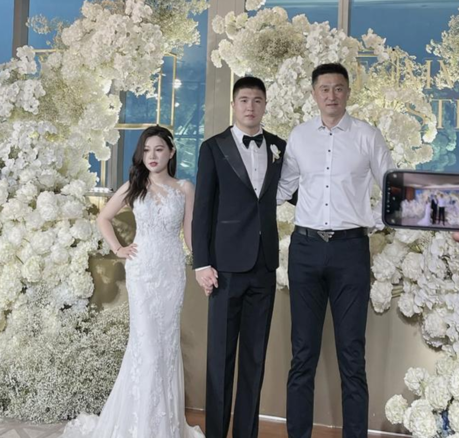 赵睿缺席王薪凯的婚礼!