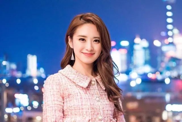 美女主持人刘烨颜值实力不输谢娜如今33岁却还是不温不火