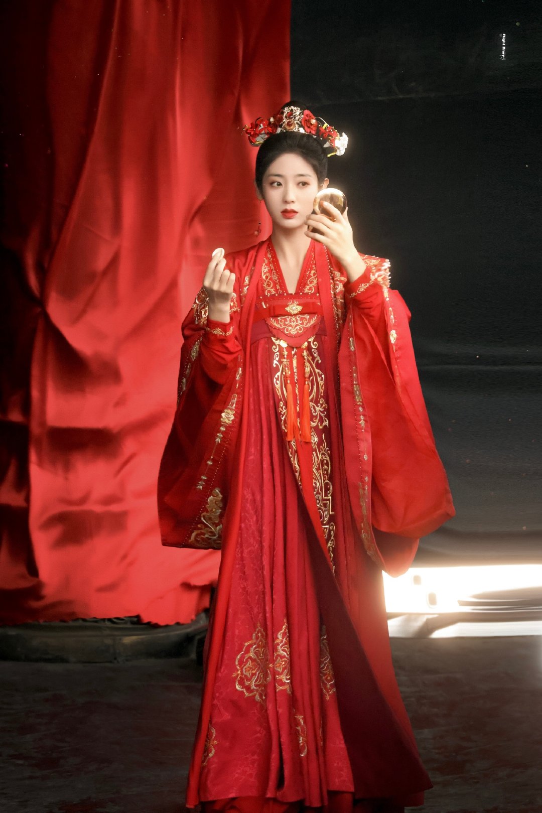 邢菲新剧《覆流年》今日首发人物剧照……休闲区蓝鸢梦想 - Www.slyday.coM