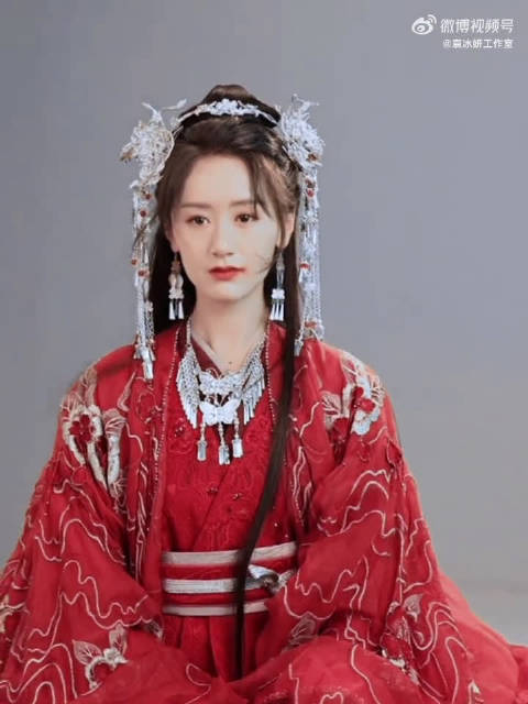 这个婚服真的好漂亮 袁冰妍好适合红衣