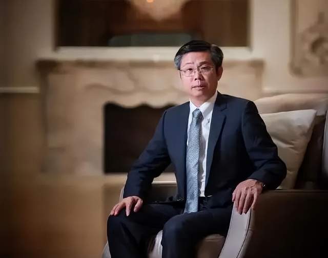 敏华控股龙头地位稳固,“沙发大王”黄敏利稳赚仍需控制负债