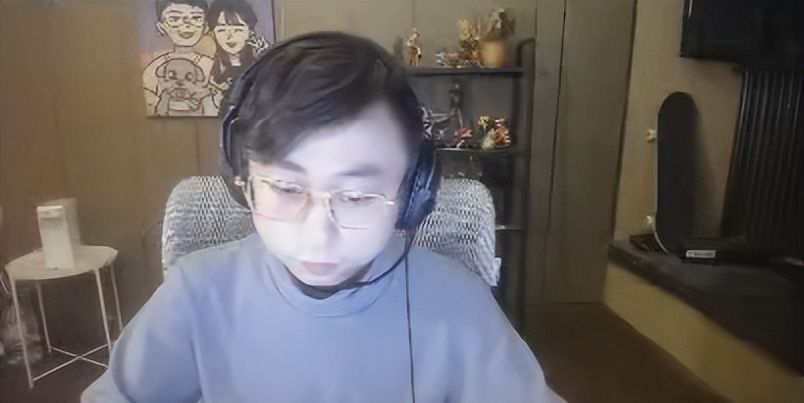 水晶哥开船也是一绝,走位让对手打不中,反手就把敌