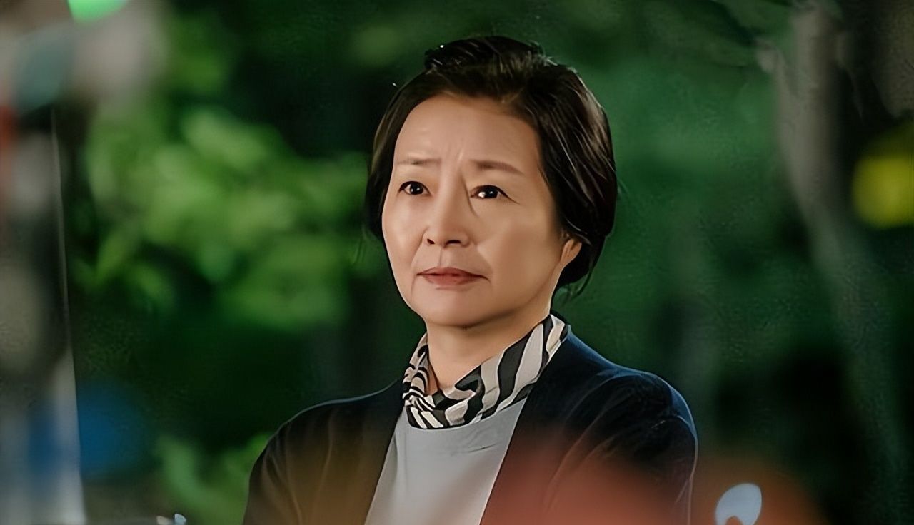 但他本分老实,念着母亲的养育之恩,再加上他工资高,也就不去计较了.