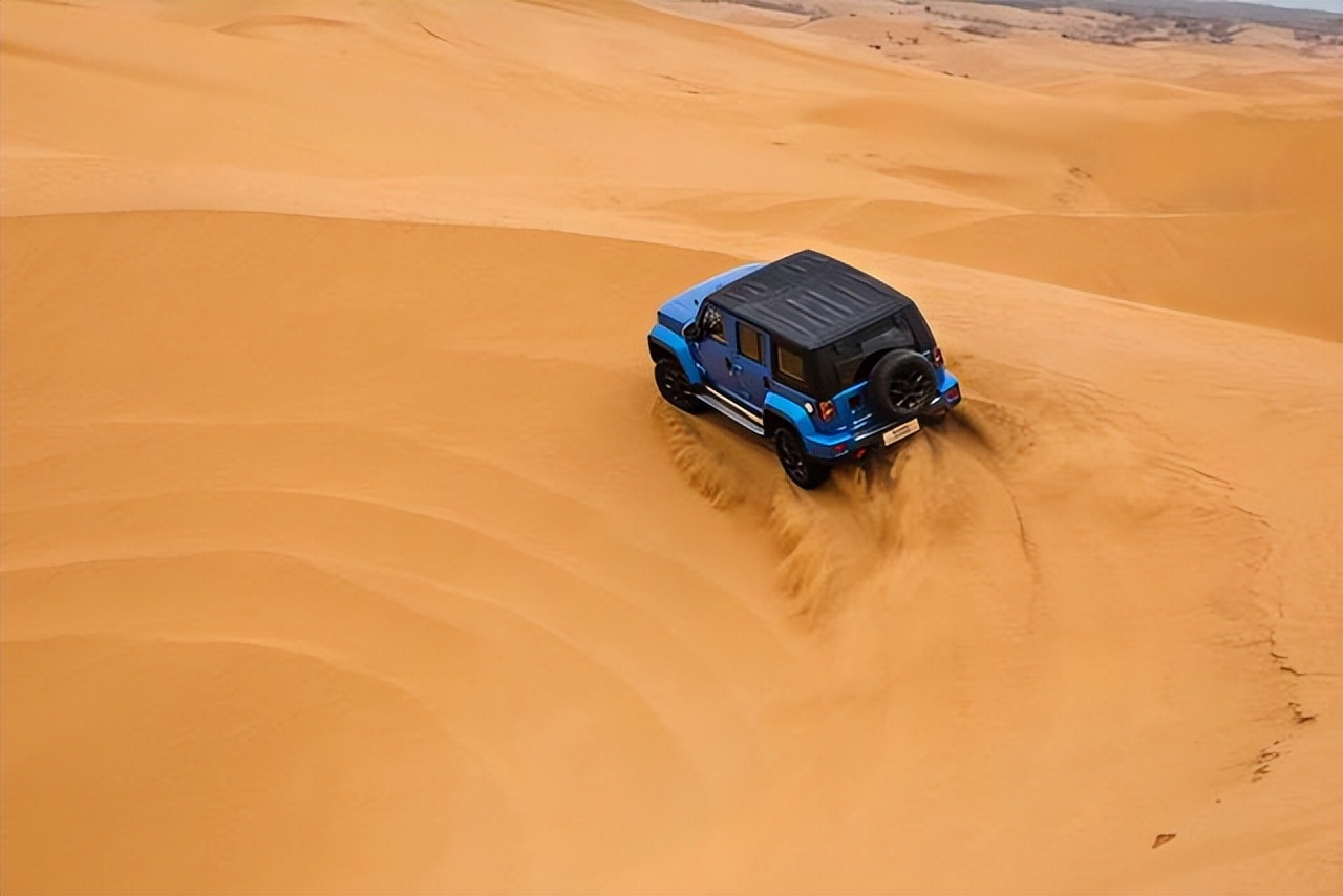 征服魔鬼必鲁图bj40刀锋英雄柴油版零改装冲顶