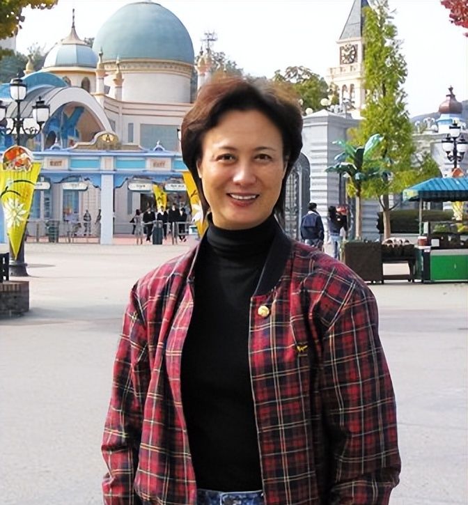 演员柏寒一生不幸临终将儿子托付给海清她的选择正确吗