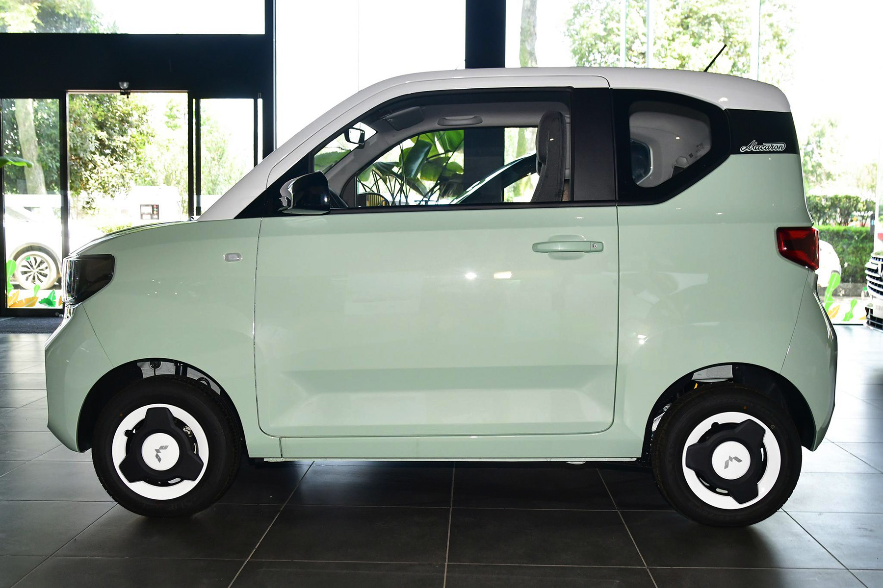 22个月狂卖70万台霸榜新能源销量第一名宏光miniev凭啥