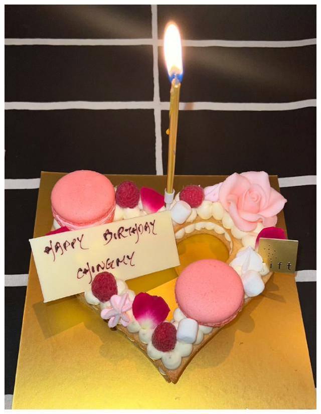 邱淑贞生日难得不低调女儿穿薄纱裙仙气飘飘气质却难超越妈妈