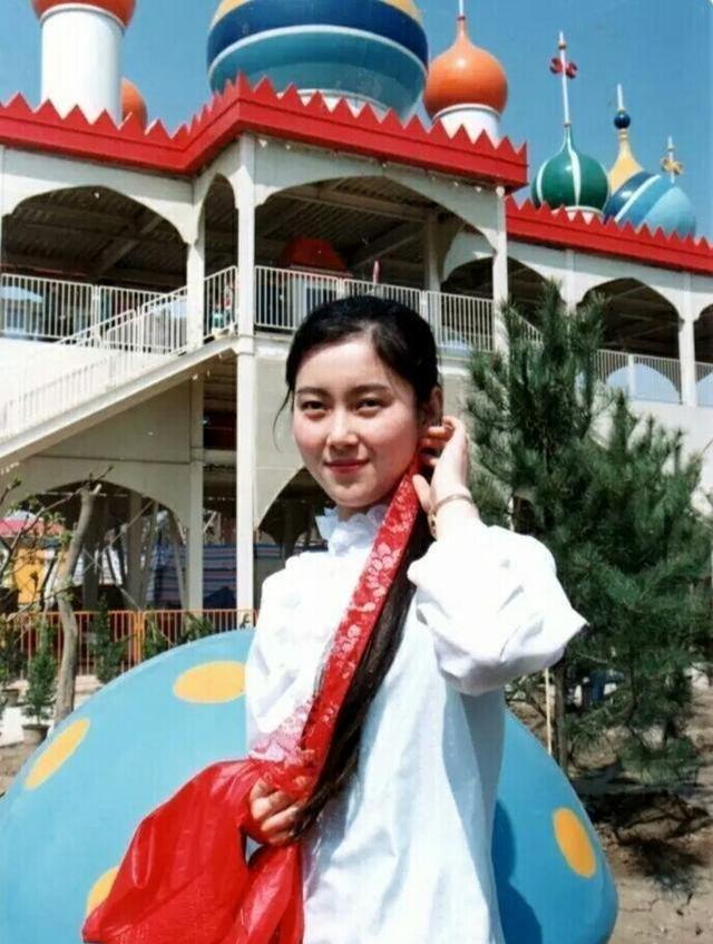 87版《红楼梦》中零差评女孩邢蚰烟,扮演者李伊气质接近林黛玉