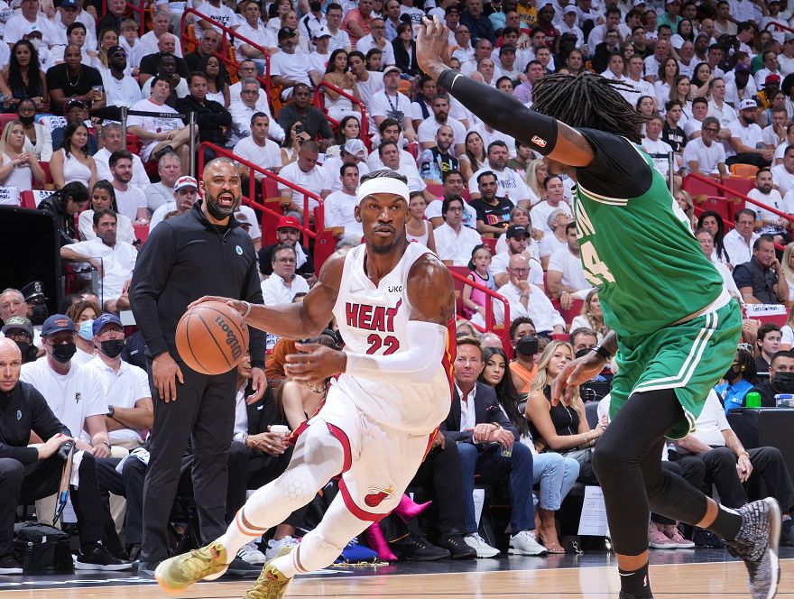 打疯了热火轰222单节狂胜25分凯尔特人单节运动战只进一球