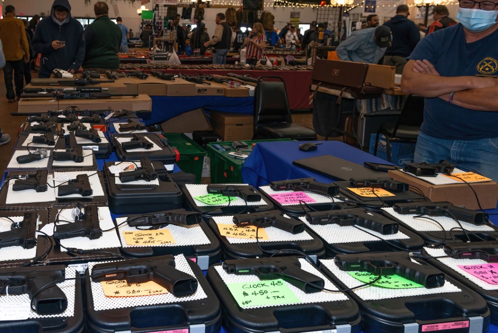 观天下美国枪患20年2亿多支枪入市美国民间枪支泛滥成灾