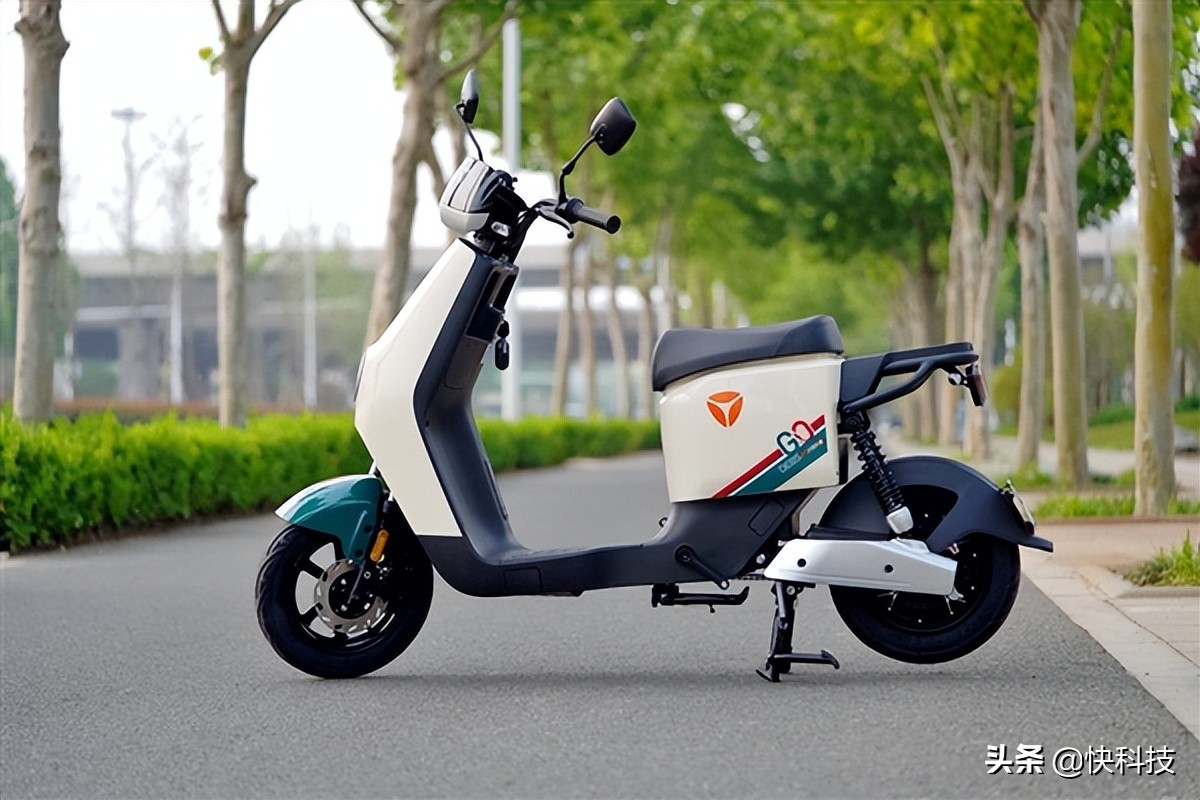 天生能跑双倍质保雅迪冠能二代de8s图赏