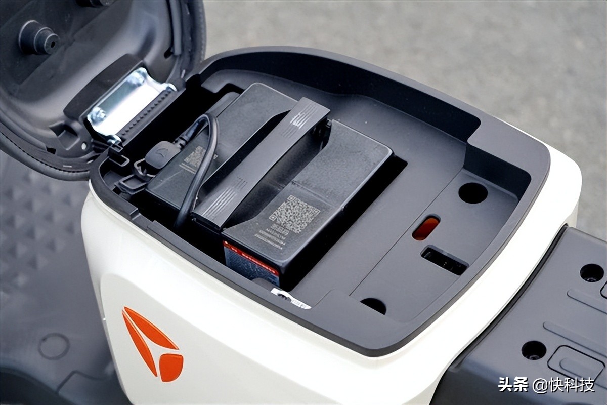 天生能跑双倍质保雅迪冠能二代de8s图赏