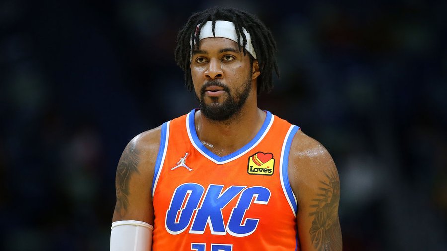 据the athletic记者shams charania报道,雷霆中锋德里克-费沃斯已经