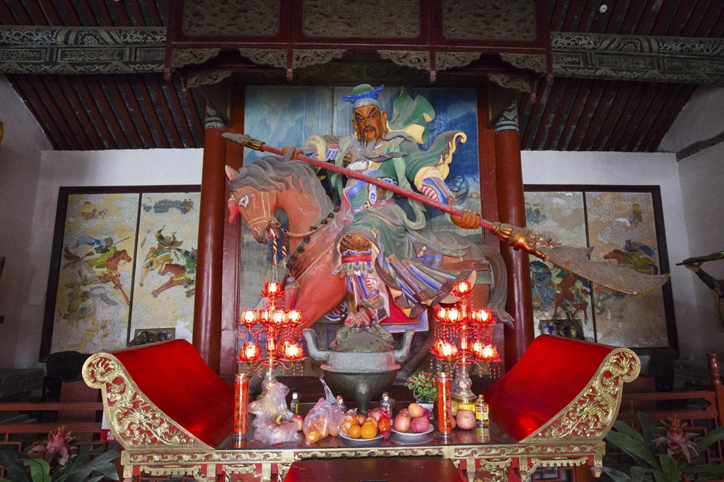 将关羽和曹操同殿侍奉独特的文化现象成就了这座大关帝庙