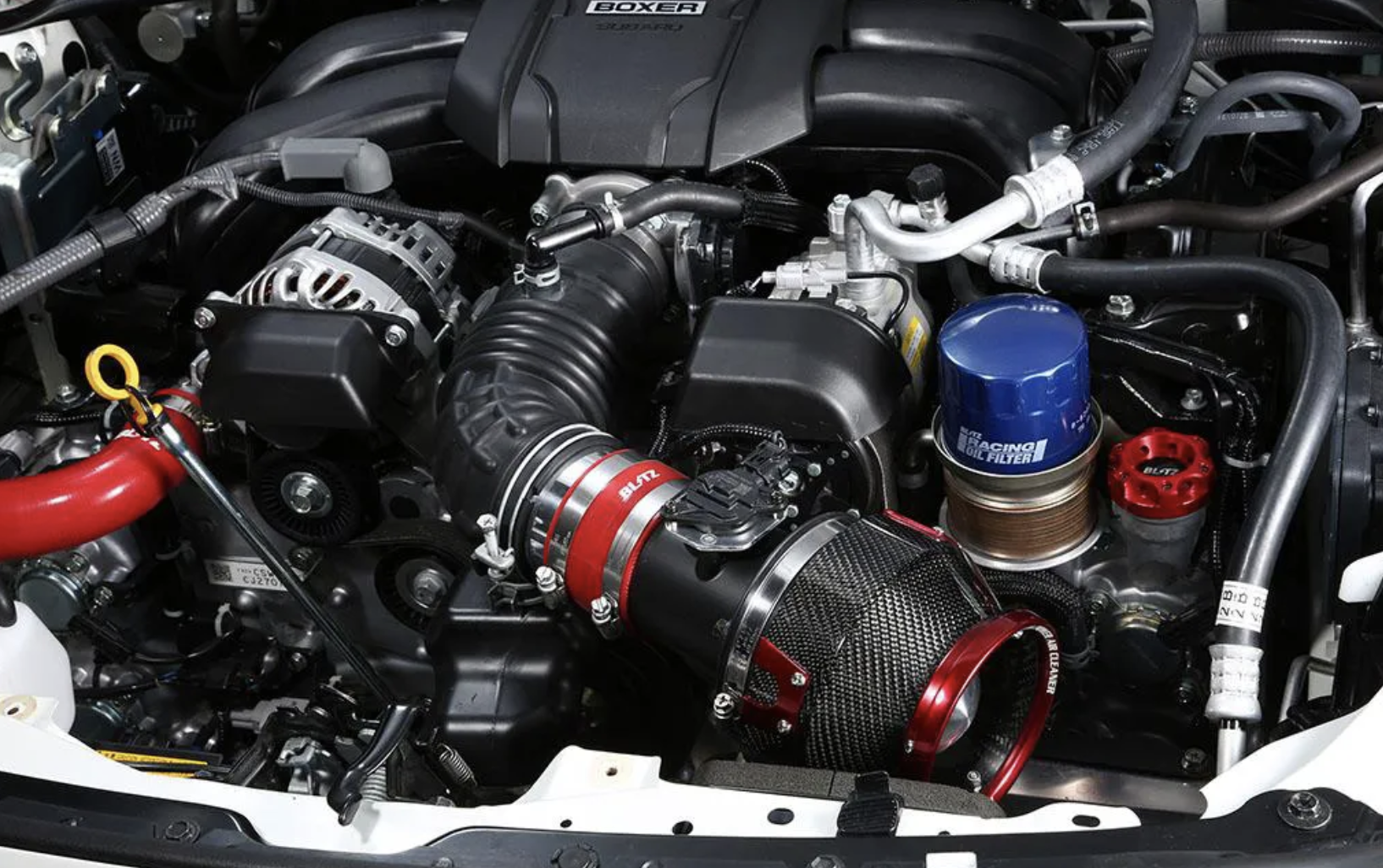 当然今天介绍的这款碳纤维进气套件是正式定型的产品,之前blitz发布的