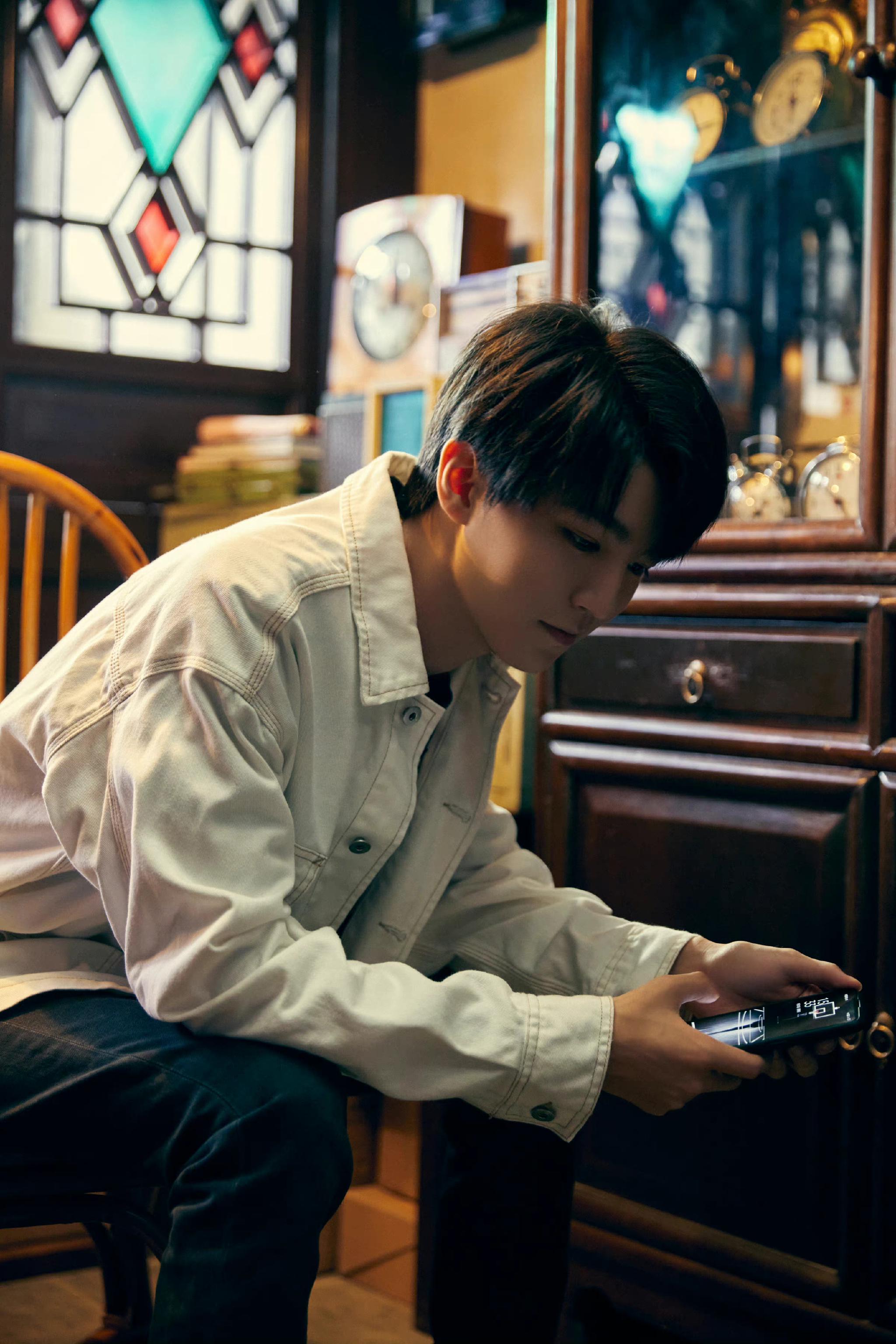 王俊凯重生之门新剧照