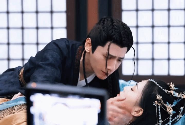 《长月烬明》官方发新海报,罗云熙毛领超帅,白鹿的这套真好看!休闲区蓝鸢梦想 - Www.slyday.coM 《长月烬明》官方发新海报,罗云熙毛领超帅,白鹿的这套真好看!休闲区蓝鸢梦想 - Www.slyday.coM