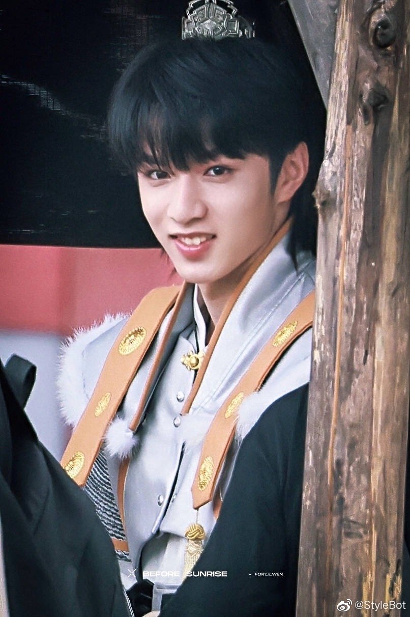 刘耀文高马尾道明寺邻家男孩任何风格都能完美驾驭