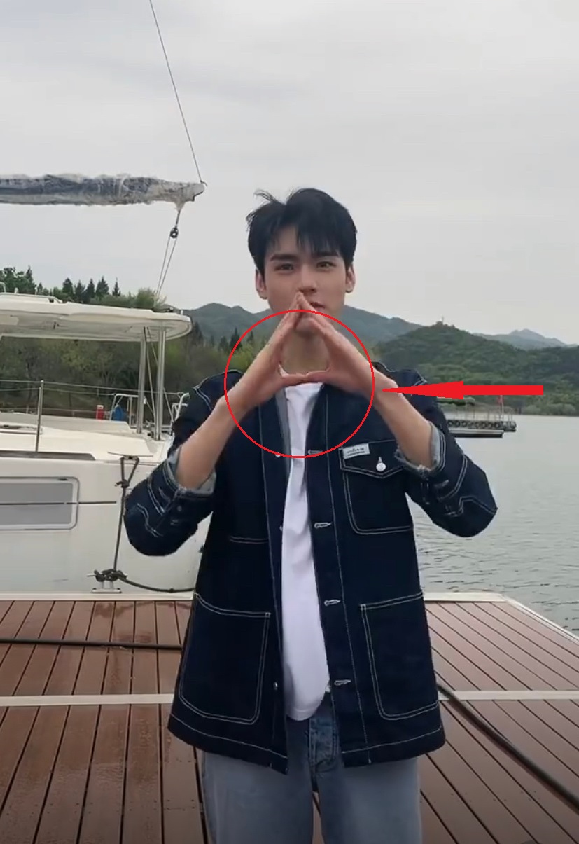 龚俊晒海边手势舞视频手忙脚乱太可爱行程保密引粉丝猜测