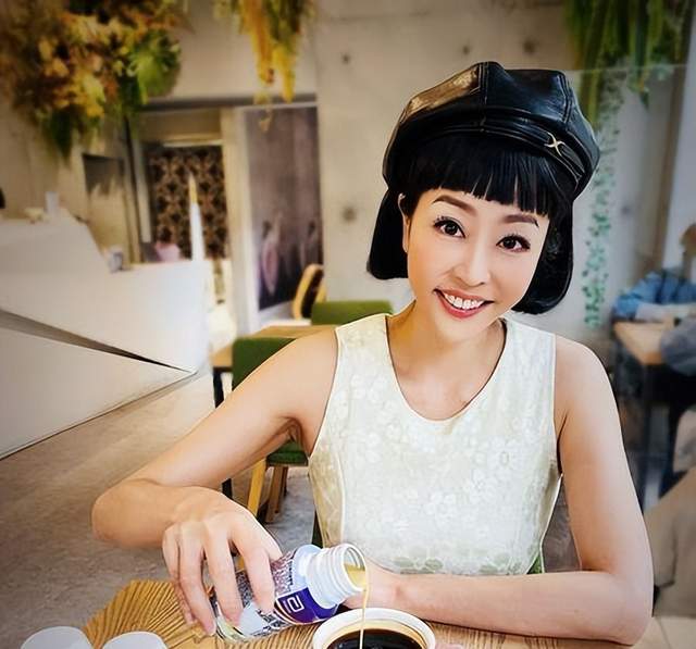 女星唐玲胃癌进入晚期坦言自己是一个胆小鬼觉得癌症非常可怕