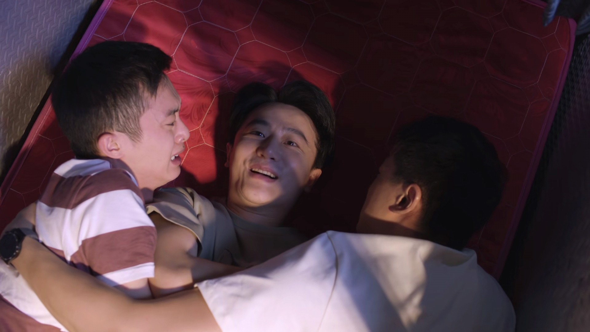 追完两集《欢迎光临》，我心生感叹，终于有一部像样的都市剧了休闲区蓝鸢梦想 - Www.slyday.coM