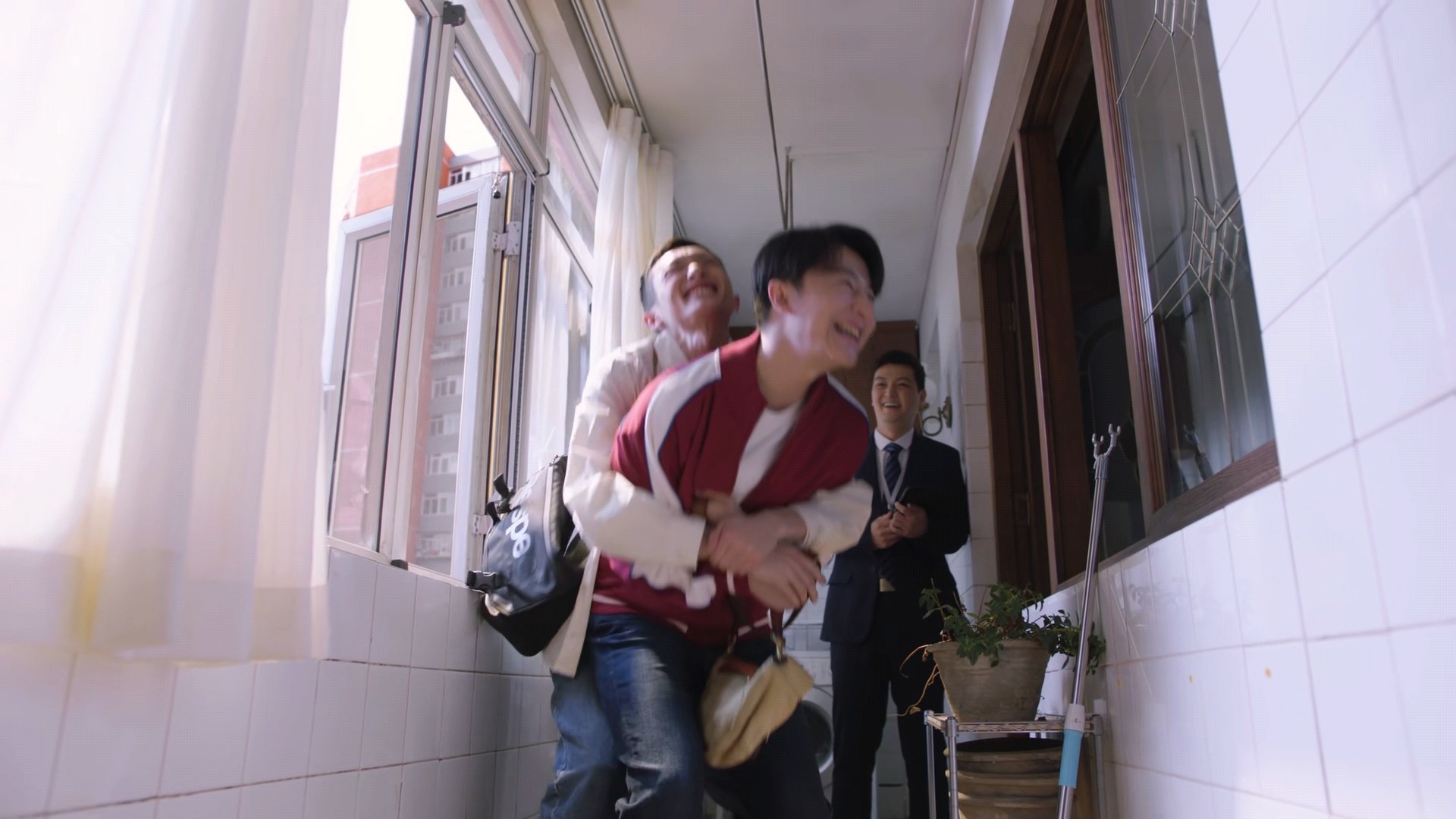 追完两集《欢迎光临》，我心生感叹，终于有一部像样的都市剧了休闲区蓝鸢梦想 - Www.slyday.coM