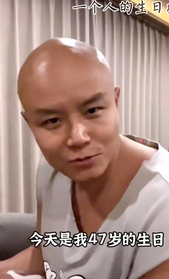 手握俩王四个二的乐嘉,是如何混到今天这般田地的?