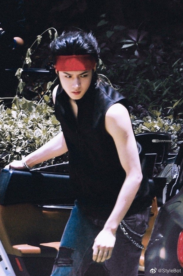 刘耀文高马尾道明寺邻家男孩任何风格都能完美驾驭