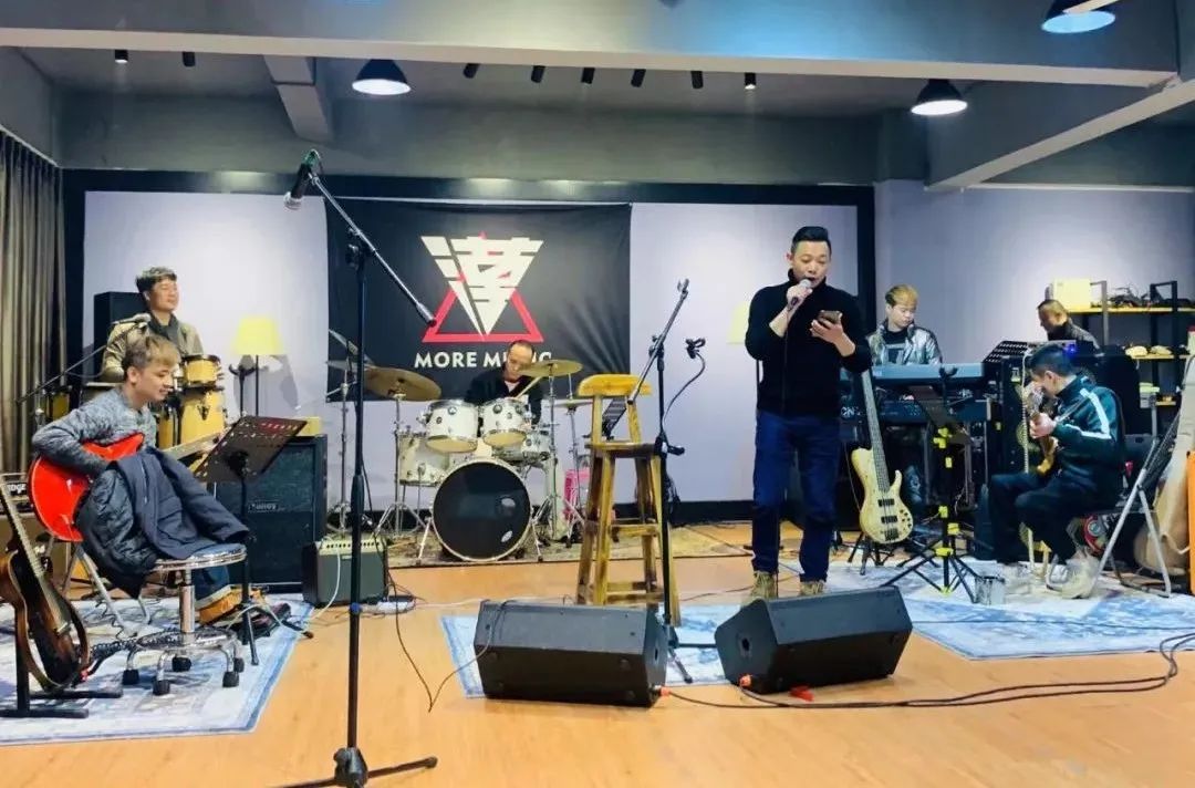 捧回五大奖项！阳江原创歌曲《不惑之年》你听过吗？休闲区蓝鸢梦想 - Www.slyday.coM