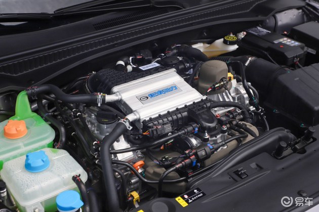 运动属性再进阶抢先实拍影豹rstyle赛道版