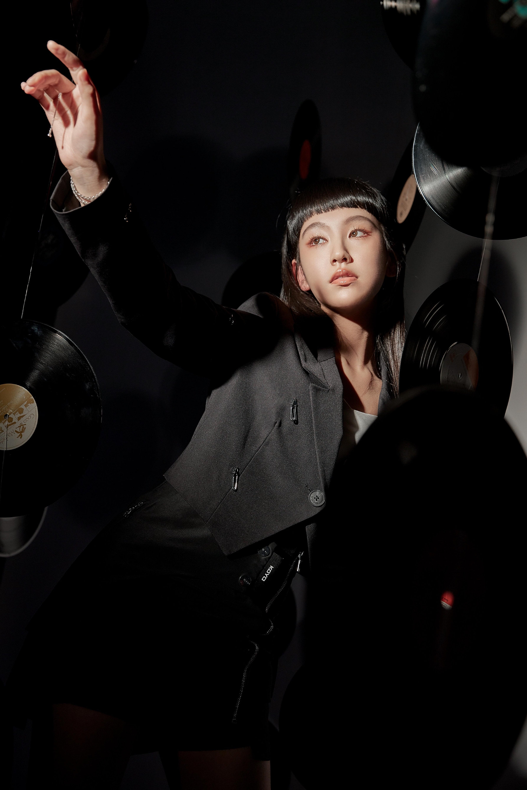 新生代粤语歌手炎明熹参加声生不息紧张度只有40专访