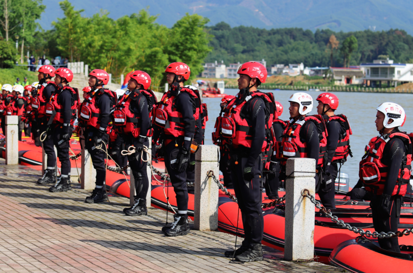直击现场！这场水域灾害事故救援跨区域实战演练超带感！休闲区蓝鸢梦想 - Www.slyday.coM