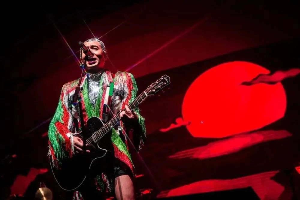 二手玫瑰梁龙哎呀我说命运呐