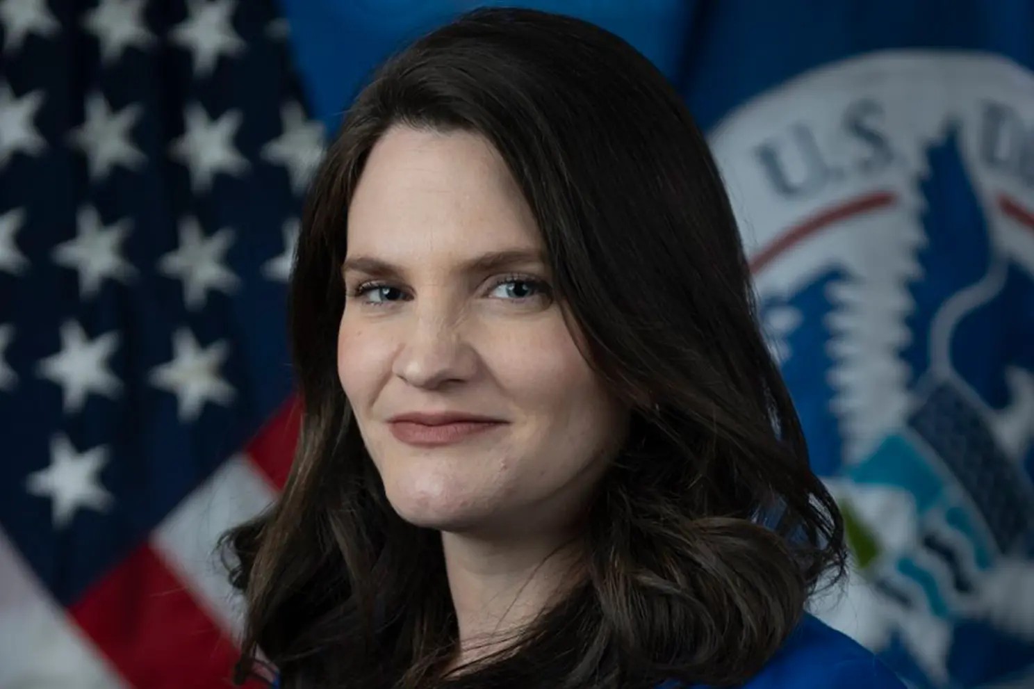 the|仅3周，拜登政府“信息打假”行动夭折